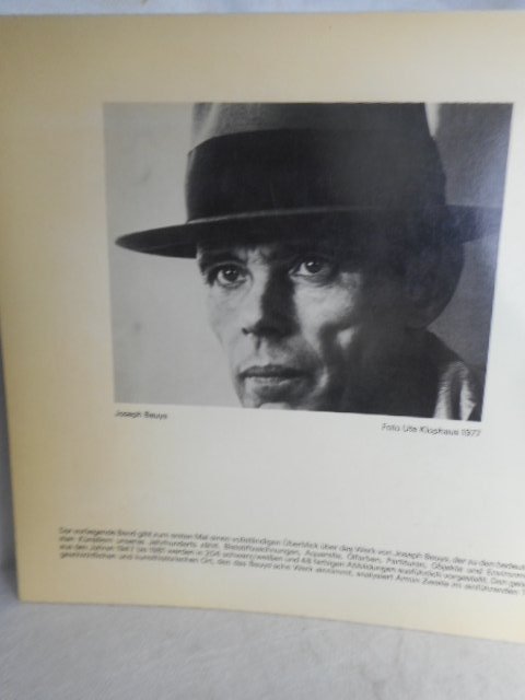 Joseph Beuys : Arbeiten aus Münchener Sammlungen.“ (Joseph Beuys 